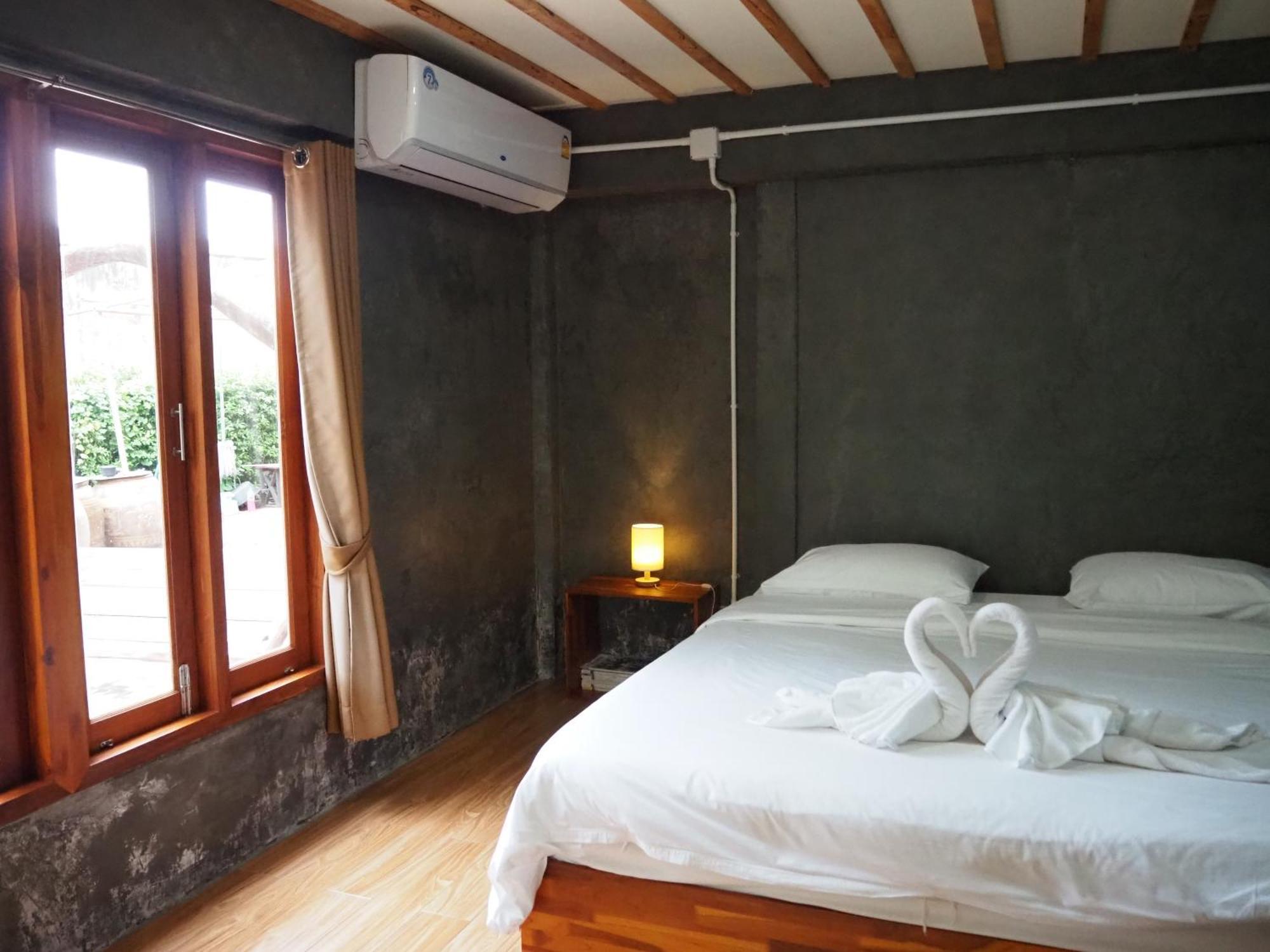 Banmai87 Guest House บ้านไม้87 เกสต์เฮ้าส์ Phra Nakhon Si Ayutthaya Luaran gambar
