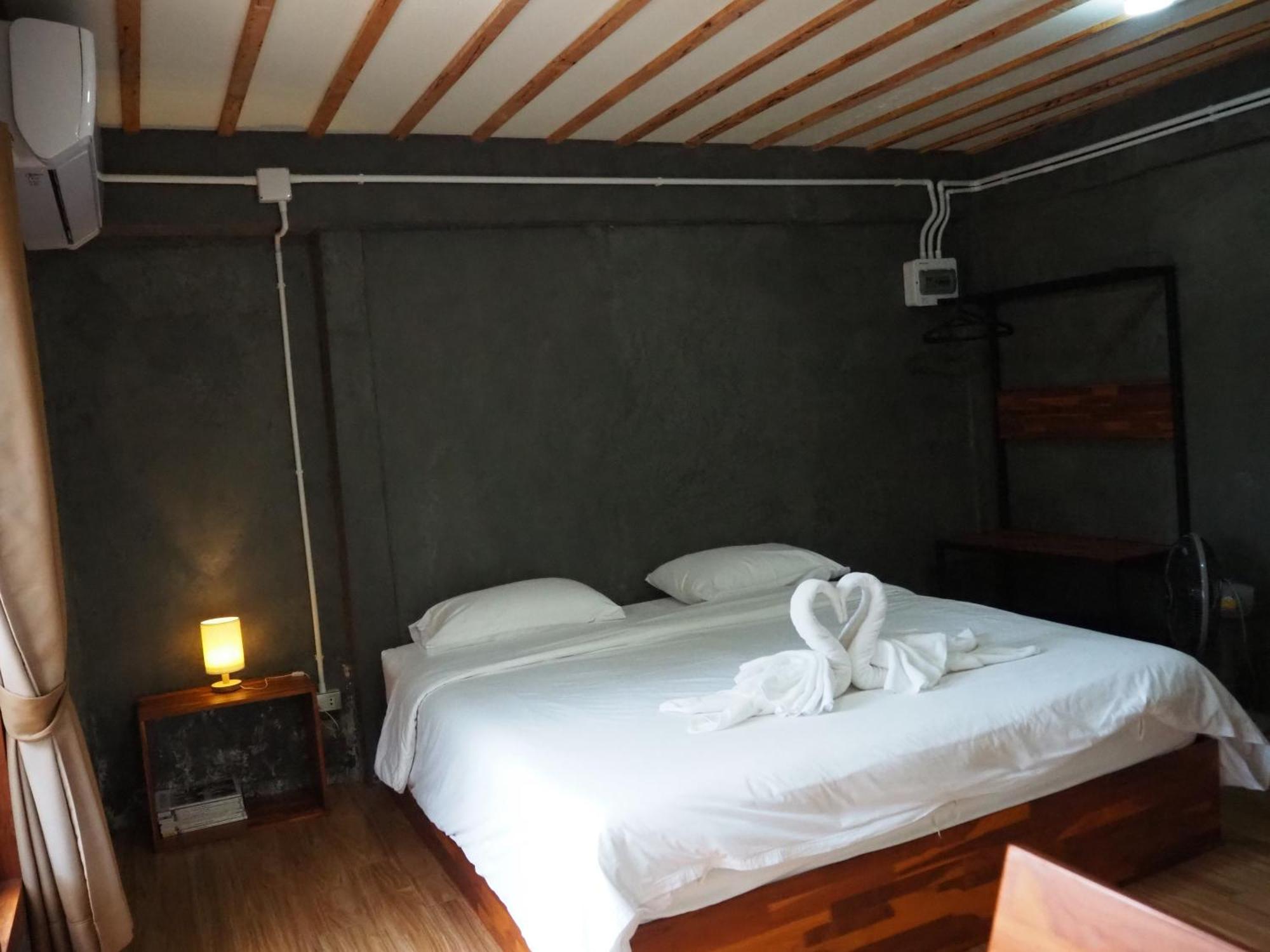 Banmai87 Guest House บ้านไม้87 เกสต์เฮ้าส์ Phra Nakhon Si Ayutthaya Luaran gambar