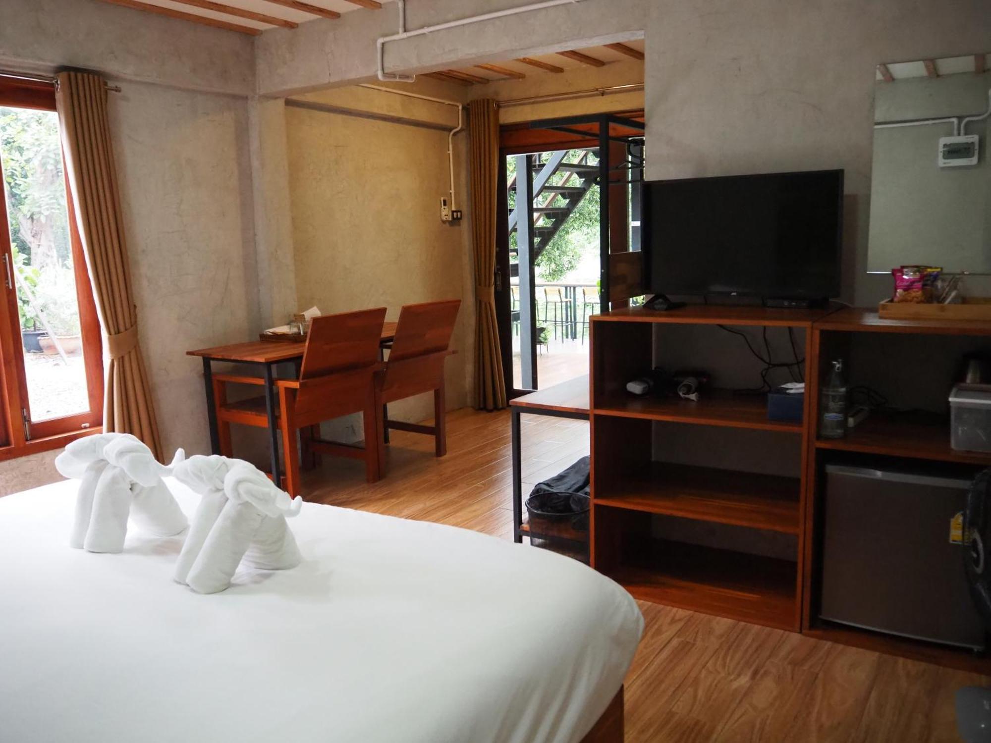 Banmai87 Guest House บ้านไม้87 เกสต์เฮ้าส์ Phra Nakhon Si Ayutthaya Luaran gambar